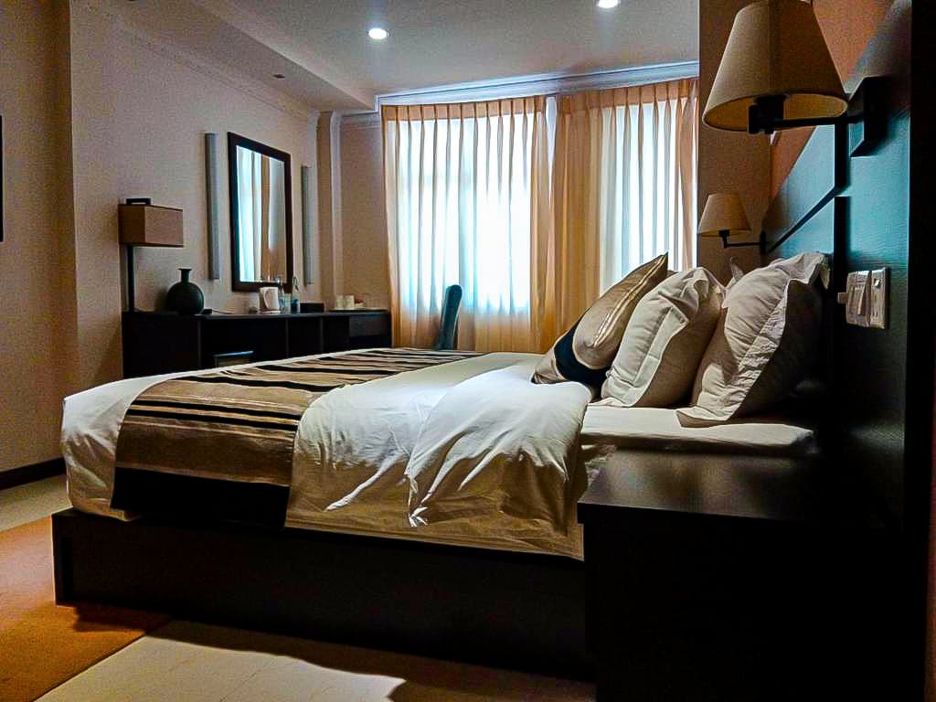 Lagoon Lodge room or surroundings